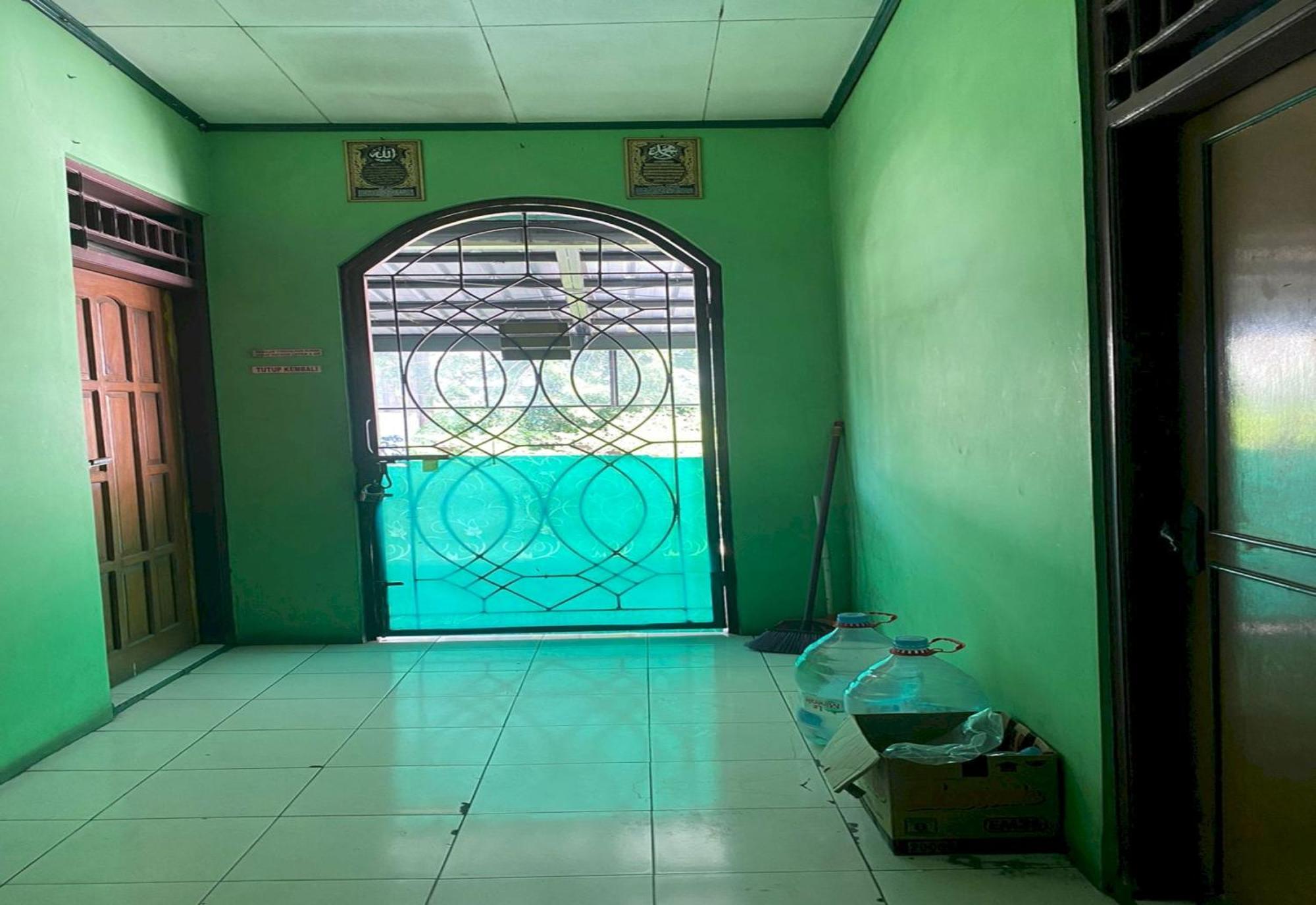 贝克西 Spot On 94166 Kost Bunda Syariah酒店 外观 照片