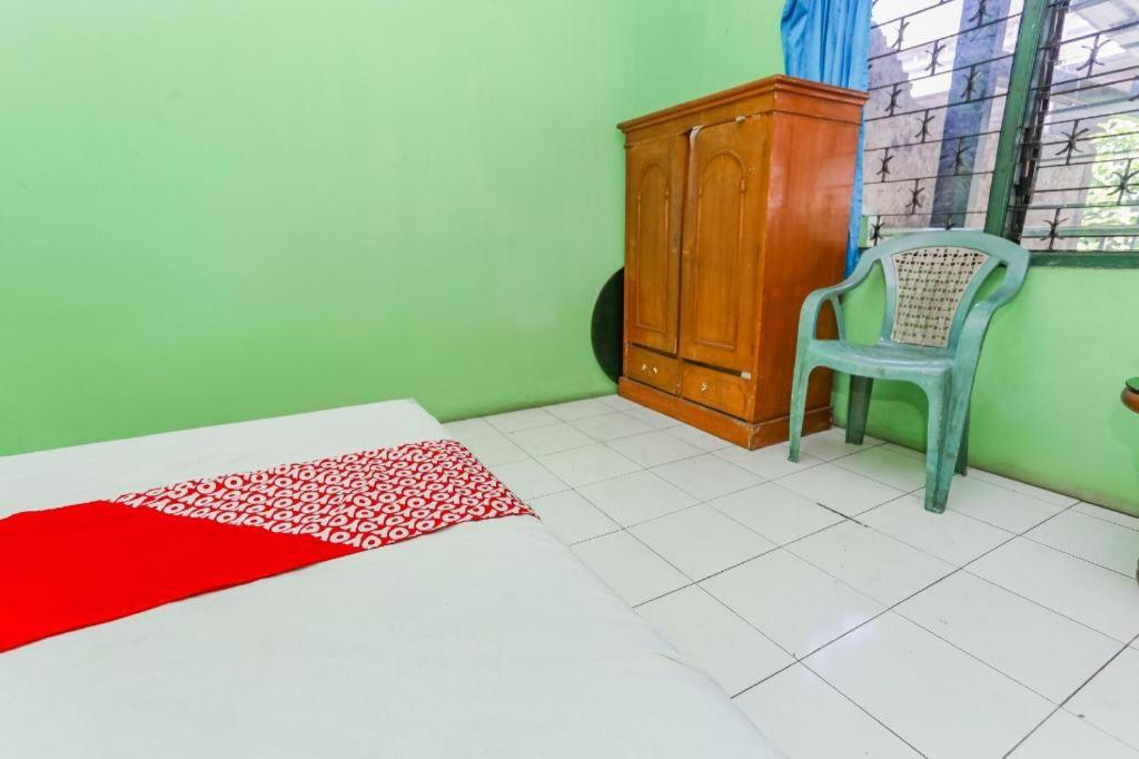 贝克西 Spot On 94166 Kost Bunda Syariah酒店 外观 照片