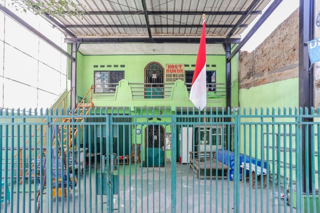 贝克西 Spot On 94166 Kost Bunda Syariah酒店 外观 照片