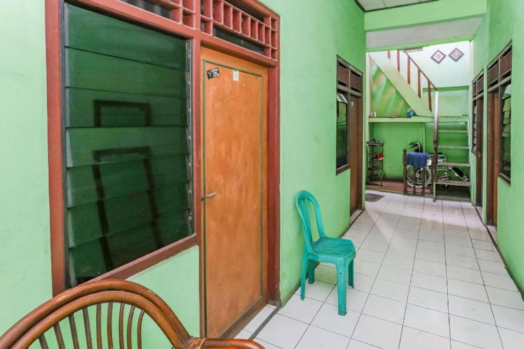 贝克西 Spot On 94166 Kost Bunda Syariah酒店 外观 照片