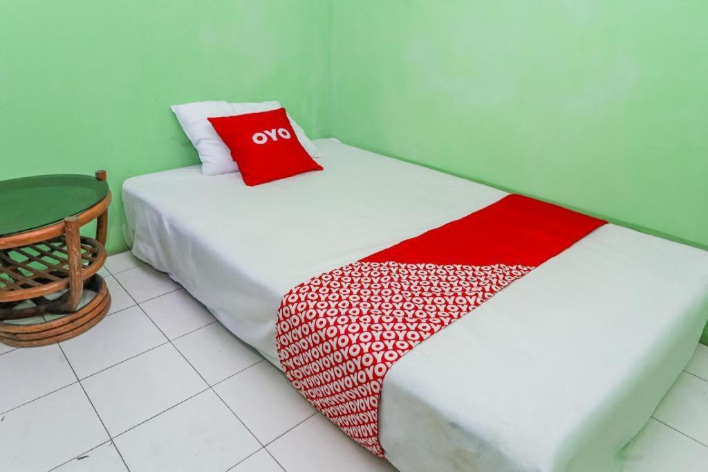 贝克西 Spot On 94166 Kost Bunda Syariah酒店 外观 照片