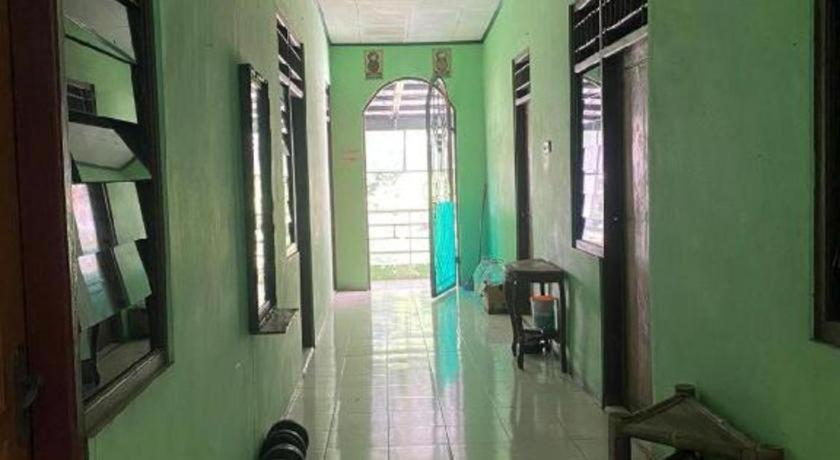 贝克西 Spot On 94166 Kost Bunda Syariah酒店 外观 照片
